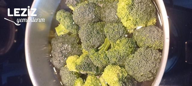 Kornişon Turşulu Brokoli Salatası