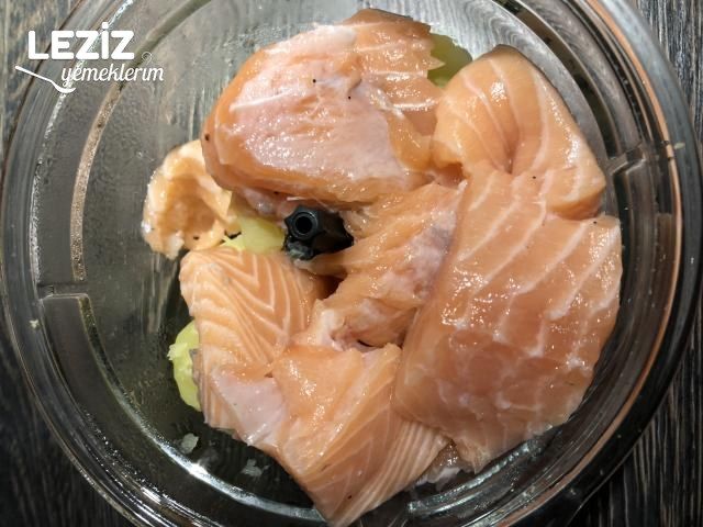 Patatesli Somon Köftesi