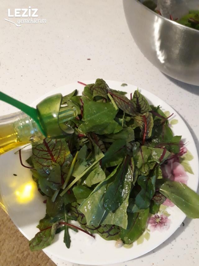 Kuzu Kulağı Ve Taze Pancar Salatası