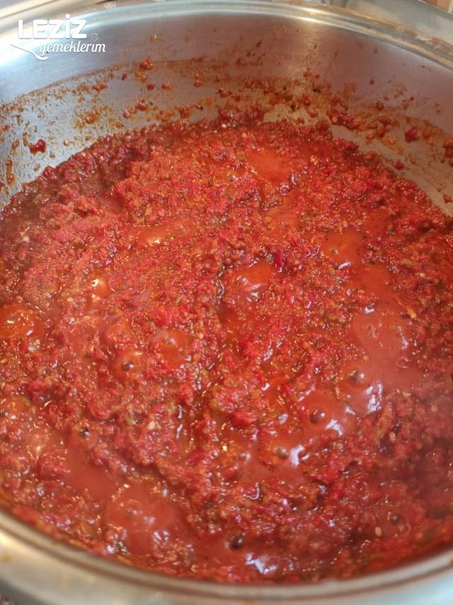 Acuka Lezzetinde Acılı Sos
