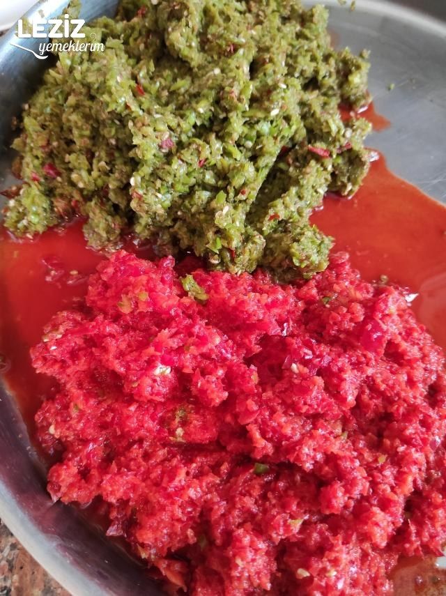 Acuka Lezzetinde Acılı Sos