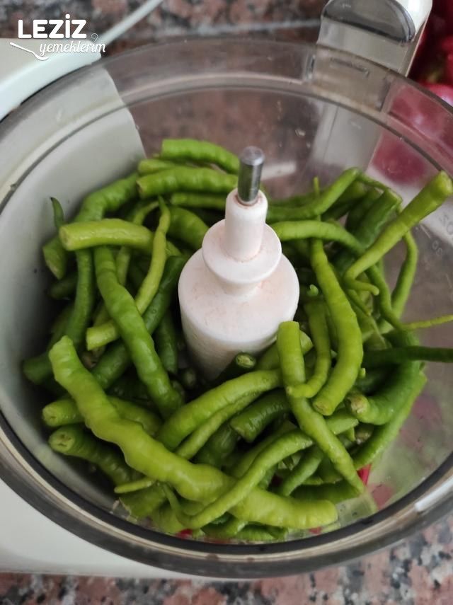 Acuka Lezzetinde Acılı Sos