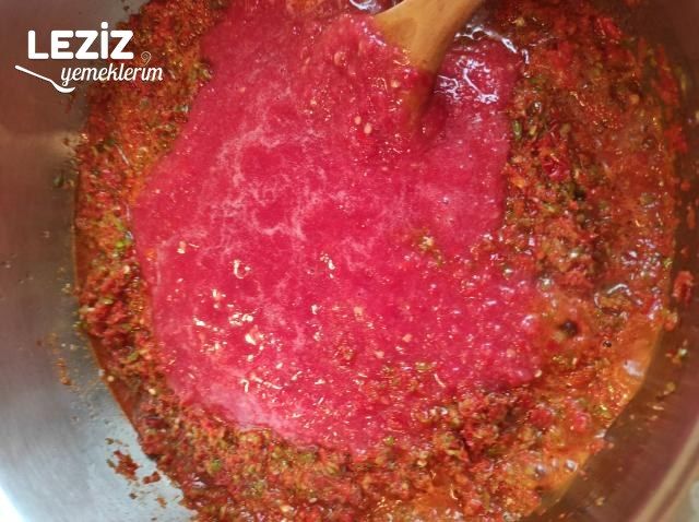 Acuka Lezzetinde Acılı Sos