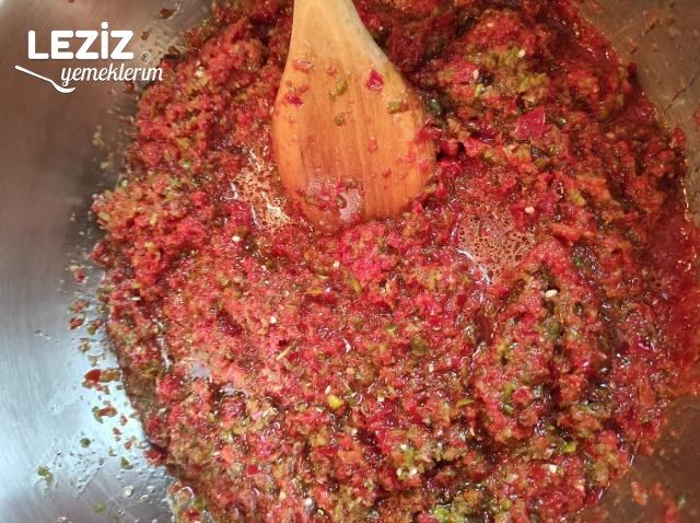 Acuka Lezzetinde Acılı Sos