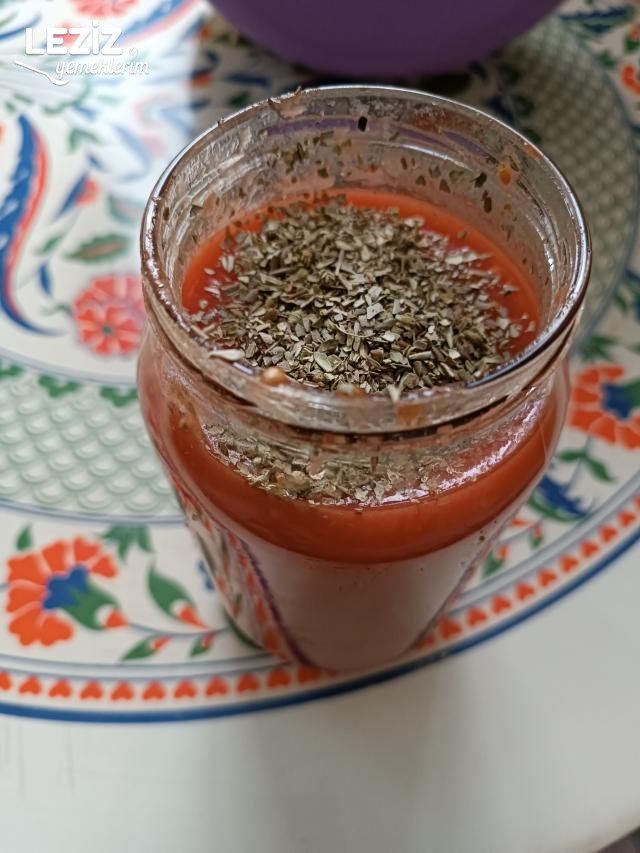 Ev Yapımı Pizza Tarifi (Püf Noktalarıyla)