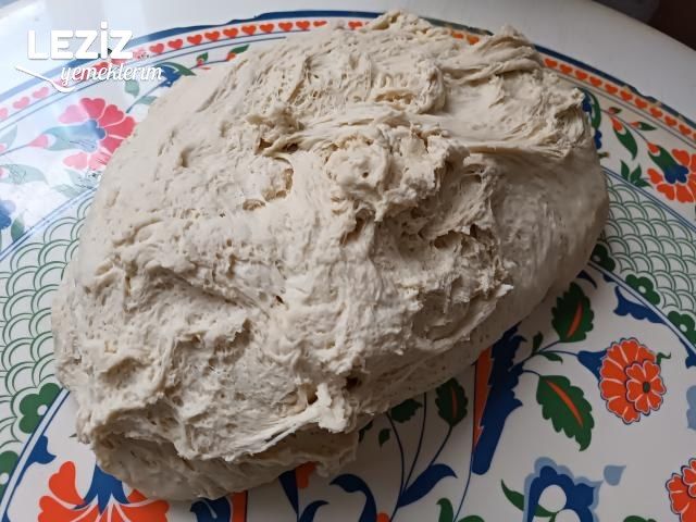 Ev Yapımı Pizza Tarifi (Püf Noktalarıyla)