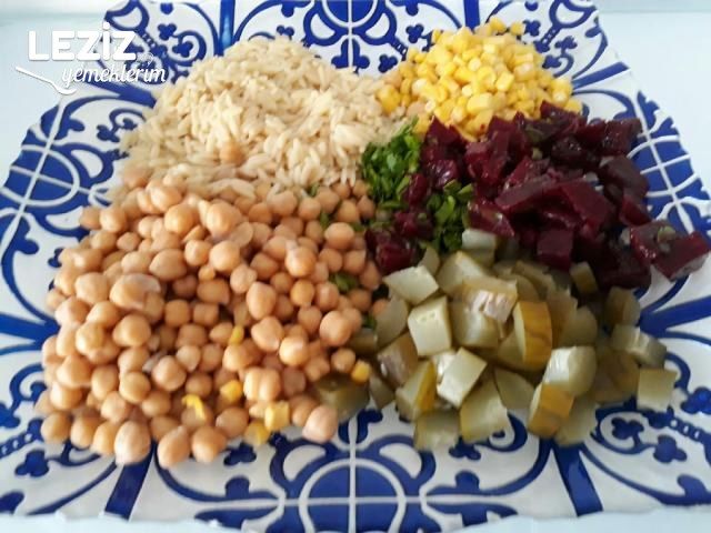 Renkli Nohut Salatası