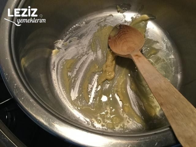Terbiyeli Kereviz Çorbası