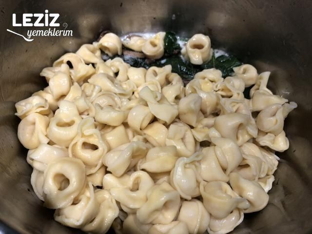 Ispanaklı Mantarlı Tortellini