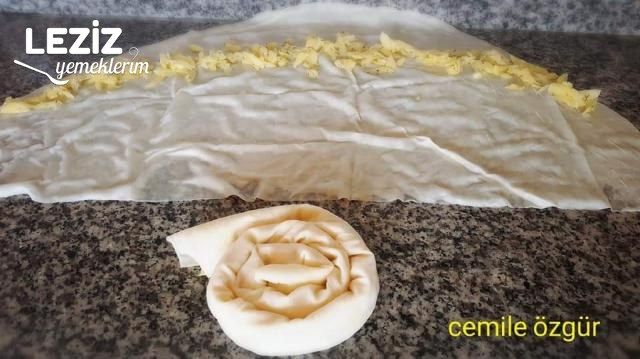 Hazır Yufkadan Patatesli Börek