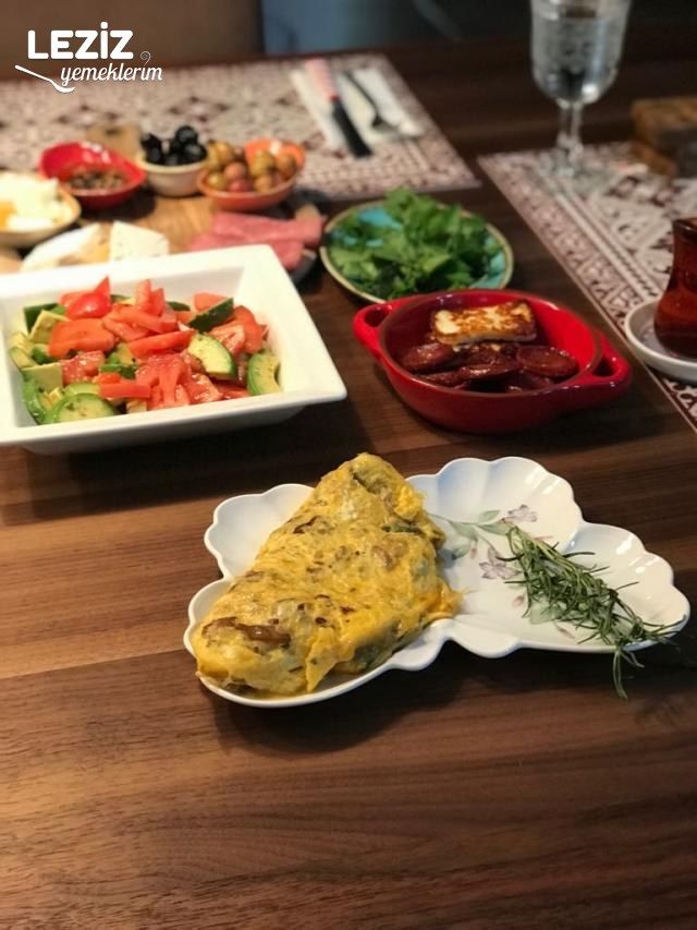 İstridye Mantarlı Parmesanlı Omlet