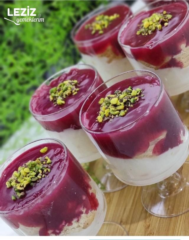 Narlı Soslu Sütlü Tatlı (Muhallebi)