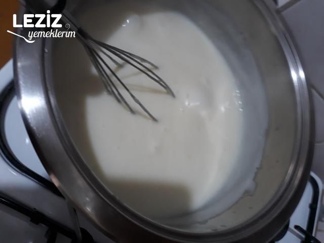 Yalancı Krem Karamel Tarifi (En Kolay Hâliyle)