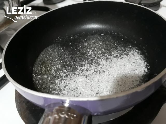 Yalancı Krem Karamel Tarifi (En Kolay Hâliyle)