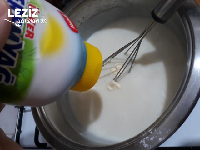 Yalancı Krem Karamel Tarifi (En Kolay Hâliyle)