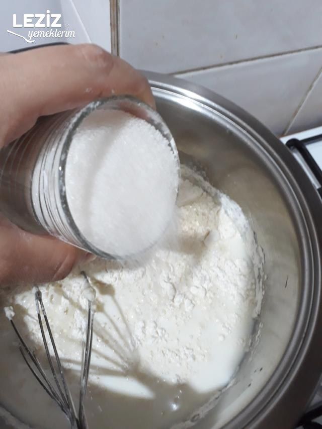 Yalancı Krem Karamel Tarifi (En Kolay Hâliyle)