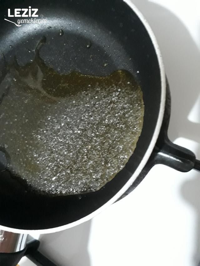 Yalancı Krem Karamel Tarifi (En Kolay Hâliyle)