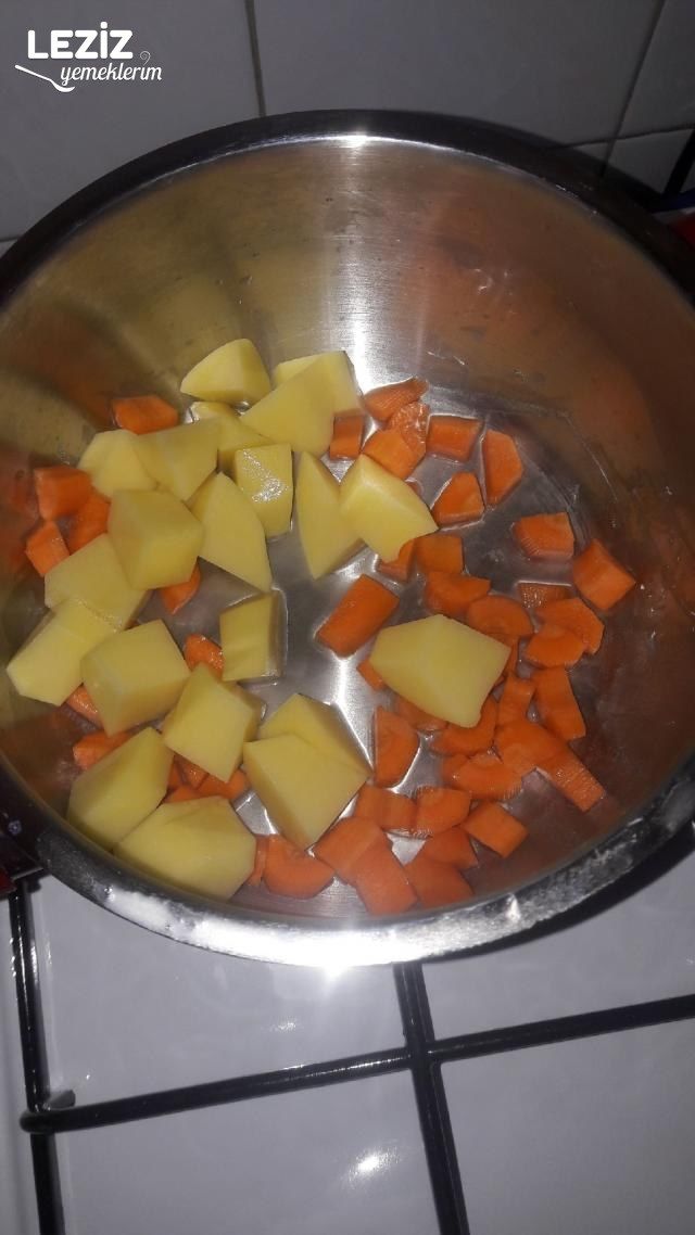 Mercimek Çorbası (Havuçlu Ve Patatesli)