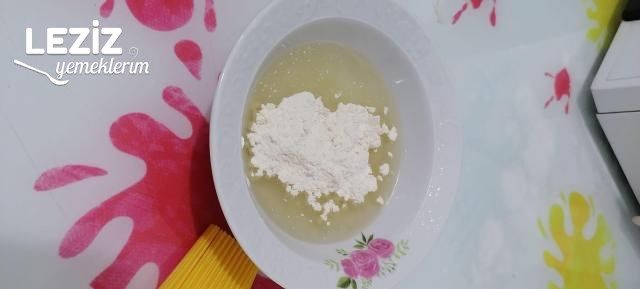 Unlu Sirkeli Çıtır Börek Tarifi