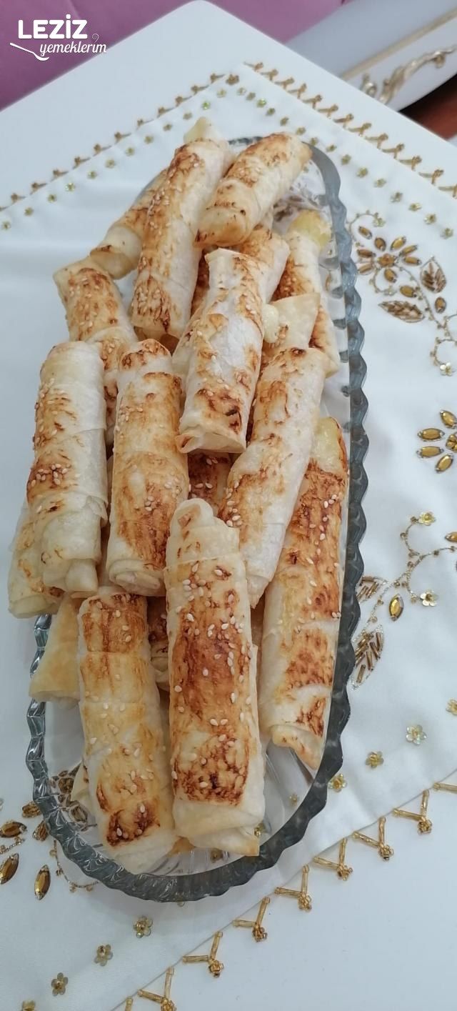 Unlu Sirkeli Çıtır Börek Tarifi