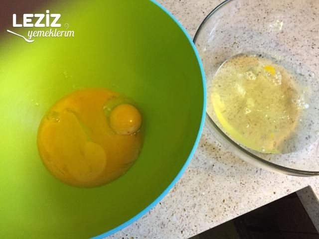 Çilekli Yaş Pasta (Doğum Günü İçin)