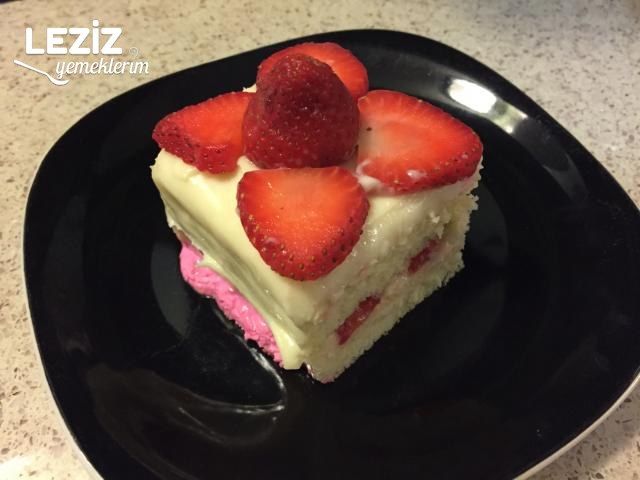 Çilekli Yaş Pasta (Doğum Günü İçin)