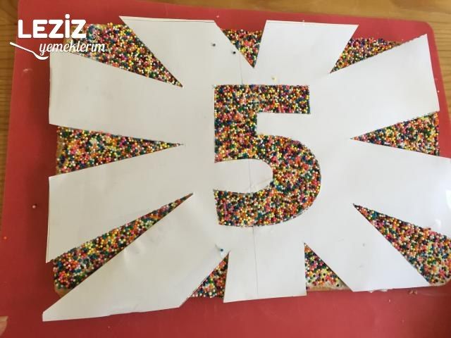 Çilekli Yaş Pasta (Doğum Günü İçin)