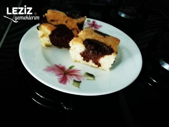 İki Renkli Nemli Kek