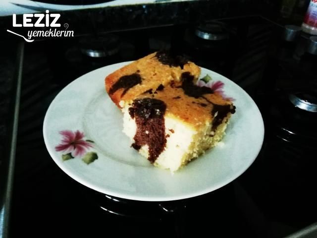 İki Renkli Nemli Kek
