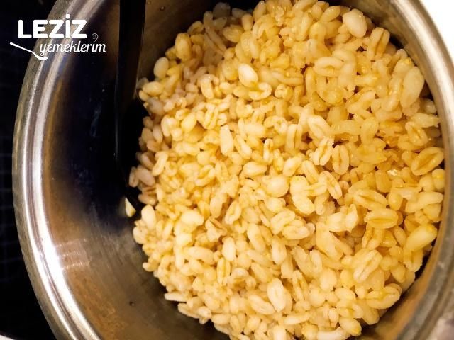 Yoğurtlu Ve Ispanaklı Soğuk Döğme Çorbası