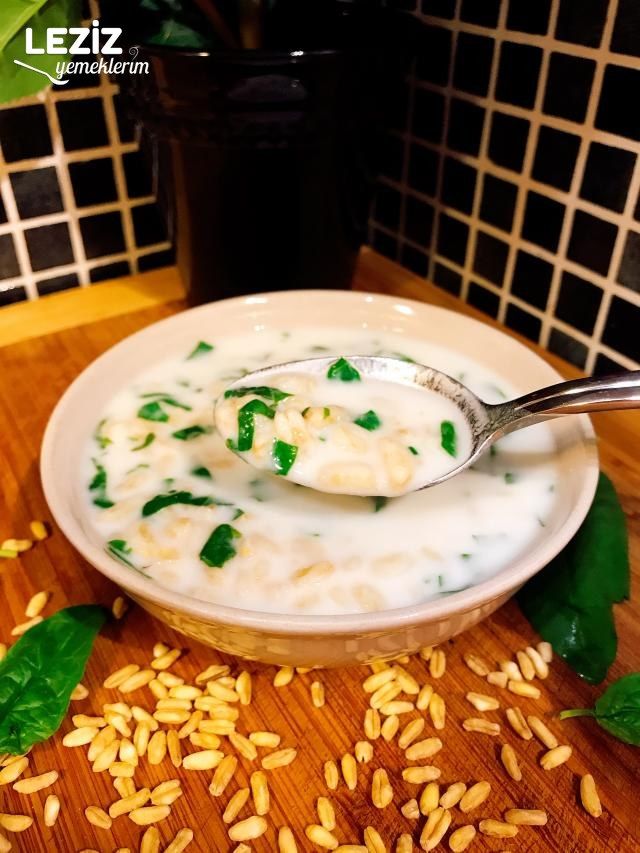 Yoğurtlu Ve Ispanaklı Soğuk Döğme Çorbası