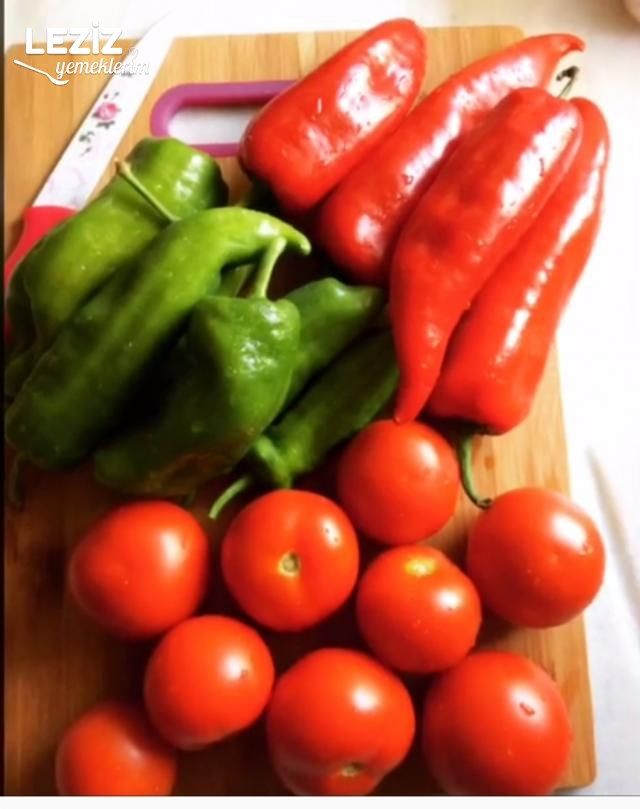 Kıymalı Pide Tarifi Nasıl Yapılır