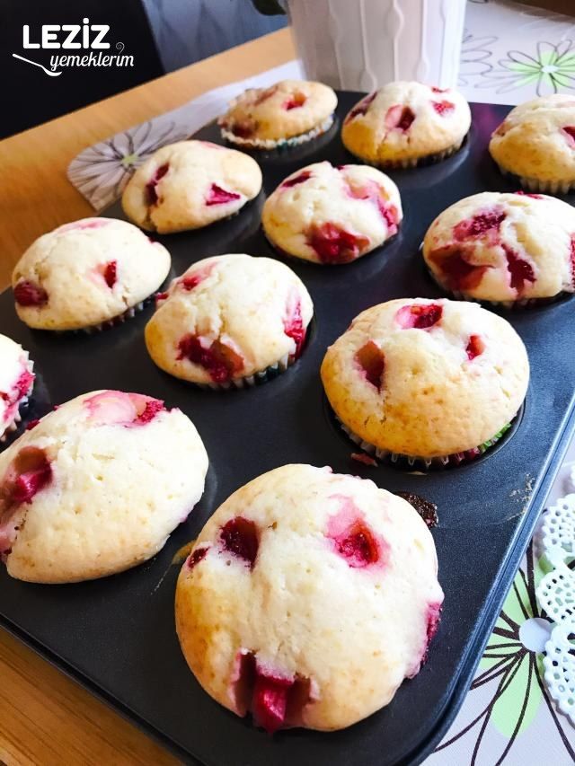 Çilekli Muffin (Çok Kabaran)