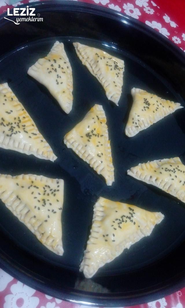 Sucuklu Milföy Börek