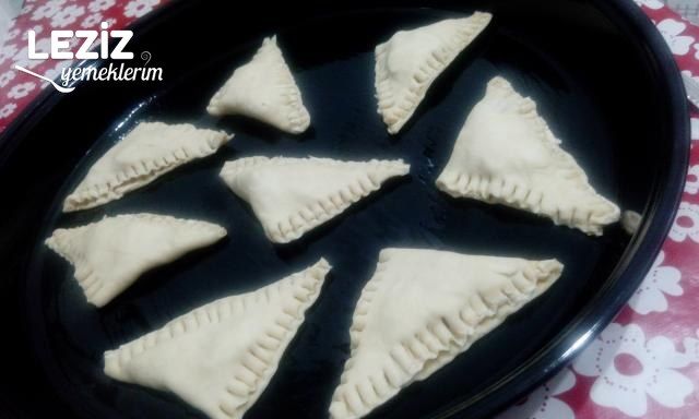 Sucuklu Milföy Börek