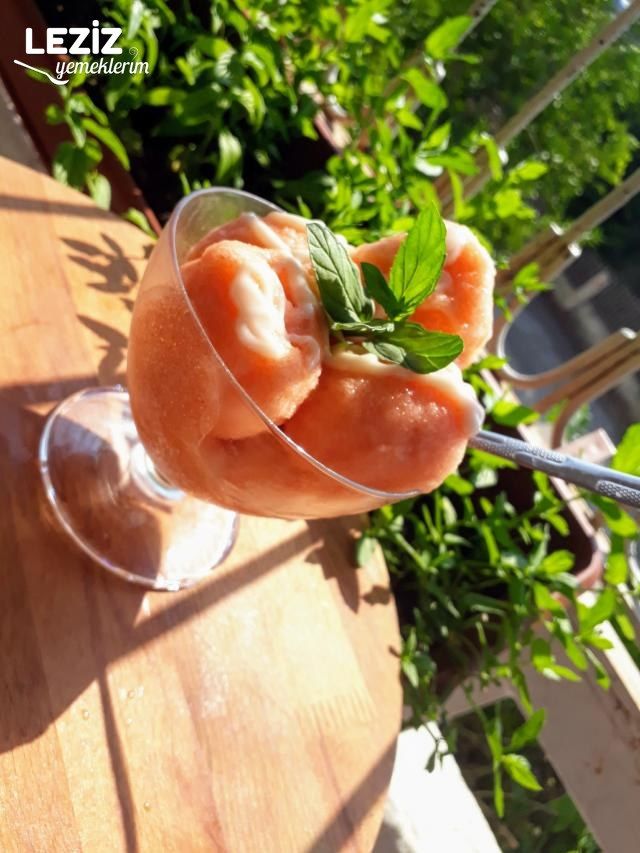 Şeftali Sorbe (Şerbetli Limonlu Eşsiz Lezzetiyle)