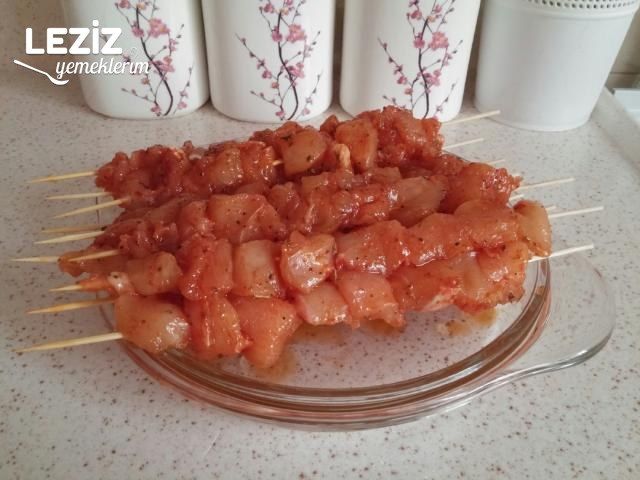 Tavada Şipşak Tavuk Şiş