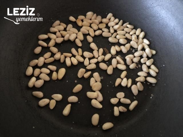 Keçi Peynirli Elmalı Salata