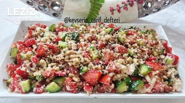 Lor Peynirli Karışık Salata