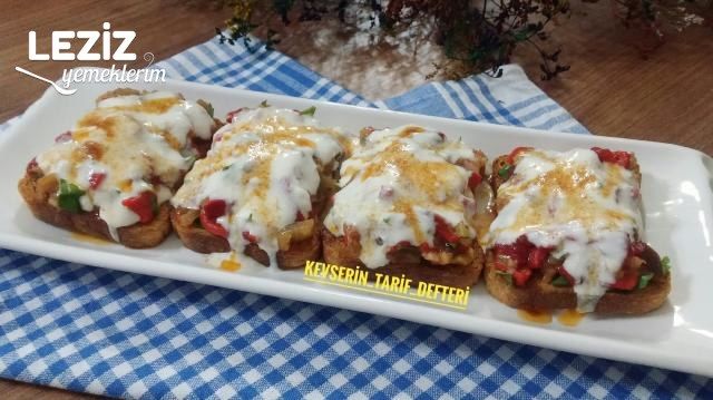 Köz Biberli Ve Patlıcanlı Şahane Etimek Salatası