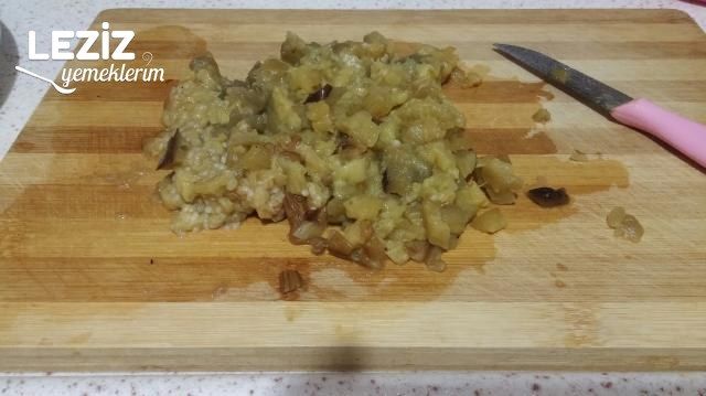 Köz Biberli Ve Patlıcanlı Şahane Etimek Salatası