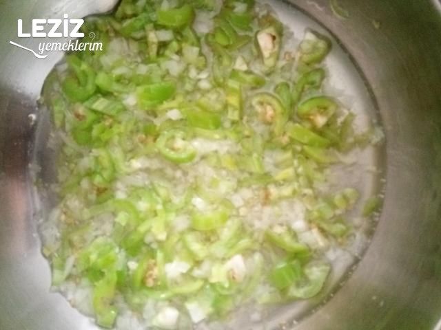 Soğanlı Menemen Tarifi