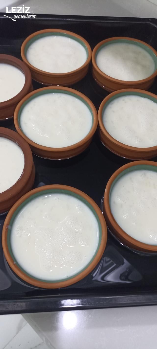 Tam Ölçülü Fırın Sütlaç Nasıl Yapılır