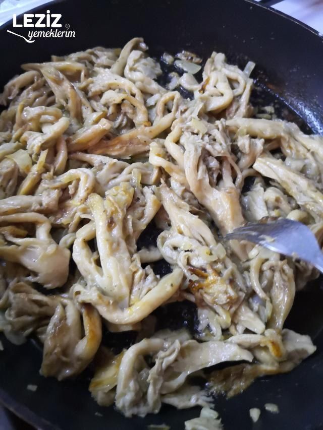 İstiridye Mantarı Kavurması (Et Gibi)