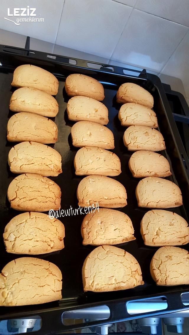 Ağızda Dağılan Yer Fıstıklı Pastane Kurabiyesi (Favoriniz Olacak)