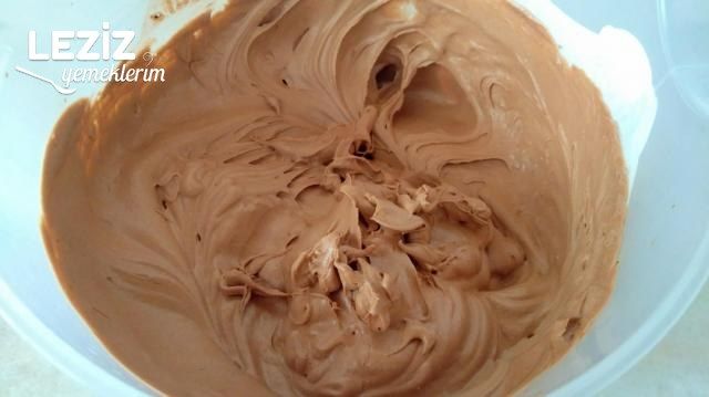 Kremşantili İrmik Tatlısı