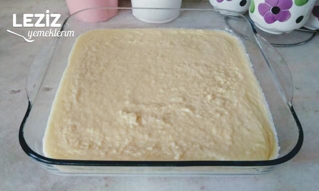 Kremşantili İrmik Tatlısı