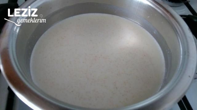 Kremşantili İrmik Tatlısı