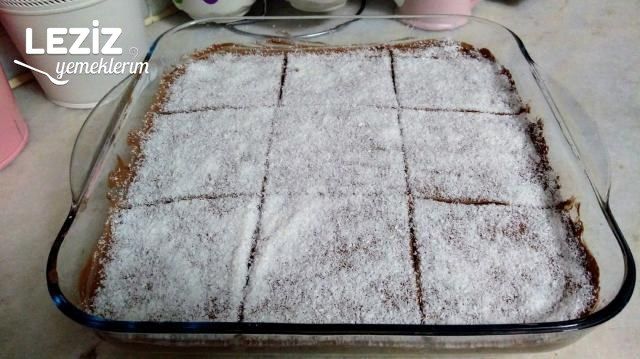 Kremşantili İrmik Tatlısı