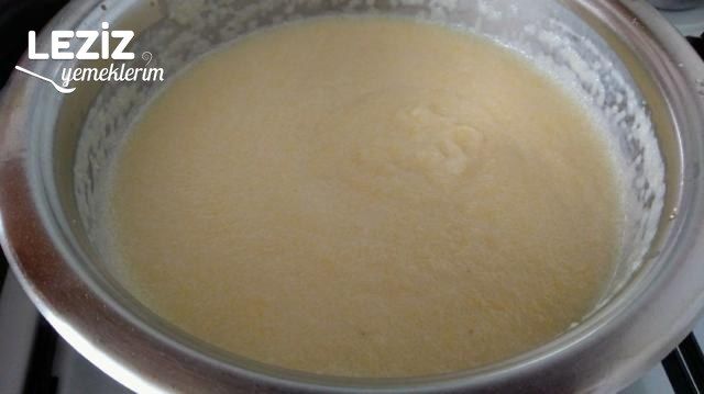 Kremşantili İrmik Tatlısı